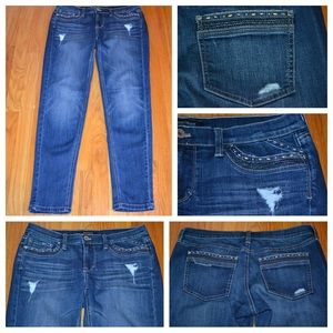Women’s White House Black Market WHBM denim girlfriend cut jeans, size 2